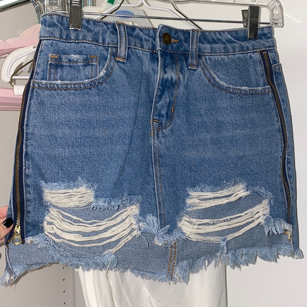 Mini ripped Jean skirt